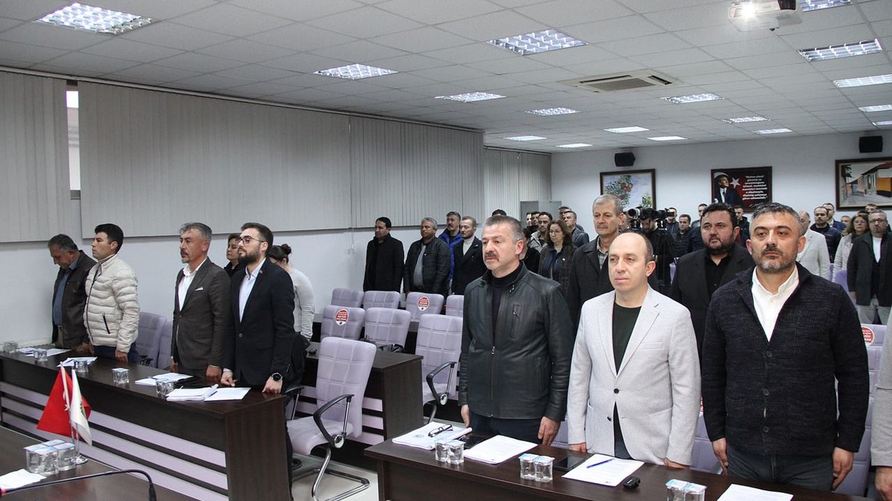 Kula Belediyesi Meclisinde Encümen ve İhtisas Komisyonu Seçimleri: CHP Listeleri Destek Bulamadı