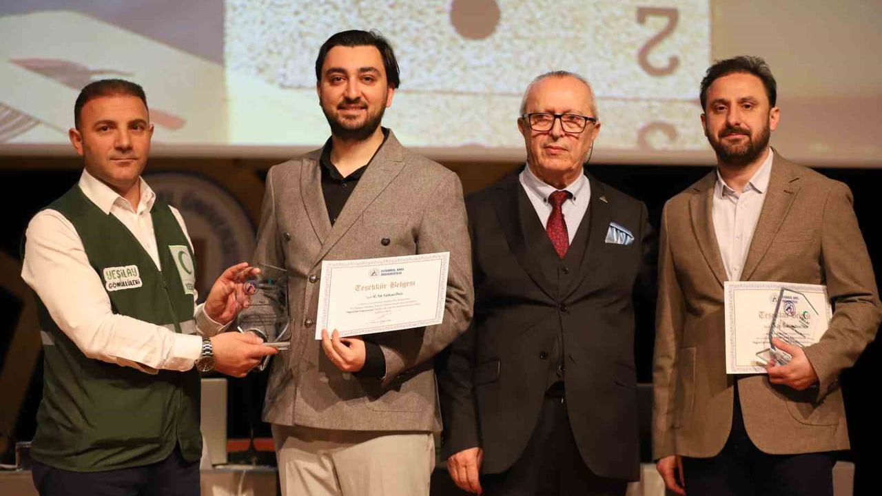 Kumar Bağımlılığı 'Teknoloji Pandemisi'ne Dönüşüyor: İstanbul Arel Üniversitesi ve Yeşilay Sempozyumu