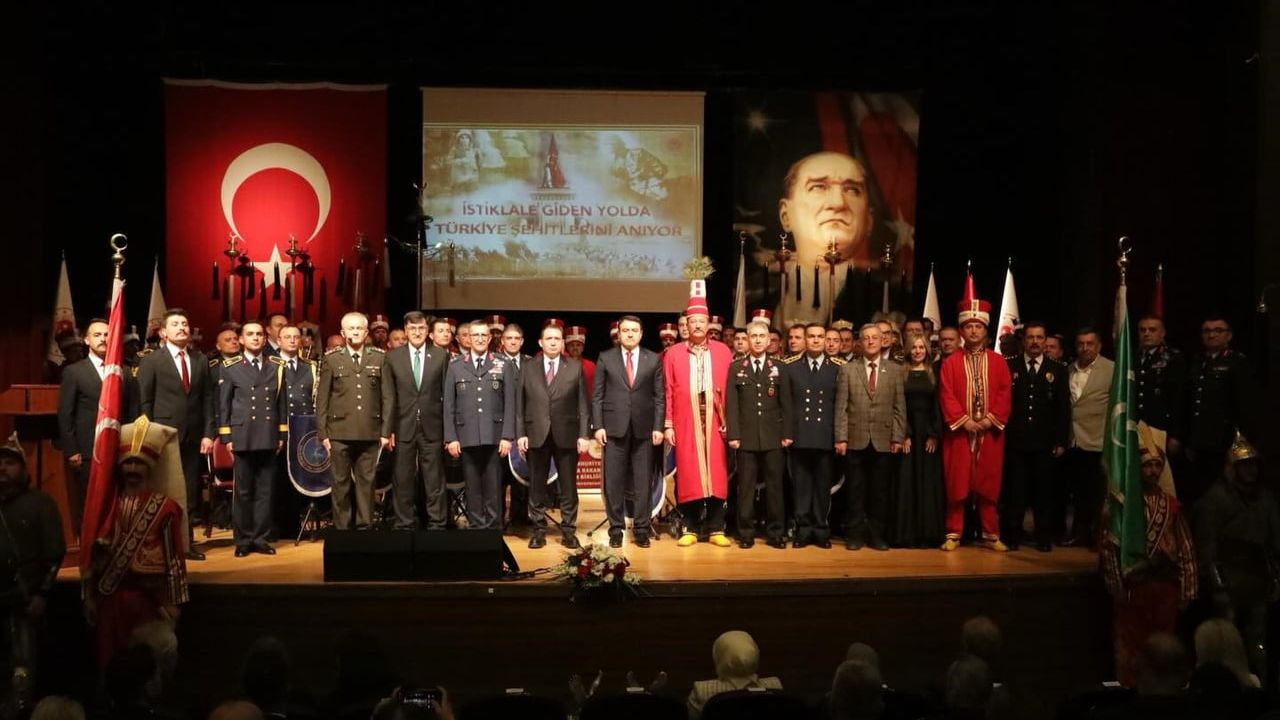 Kütahya'da 'İstiklale Giden Yolda Türkiye Şehitlerini Anıyor' Töreni: Şehitler Dualarla Anıldı