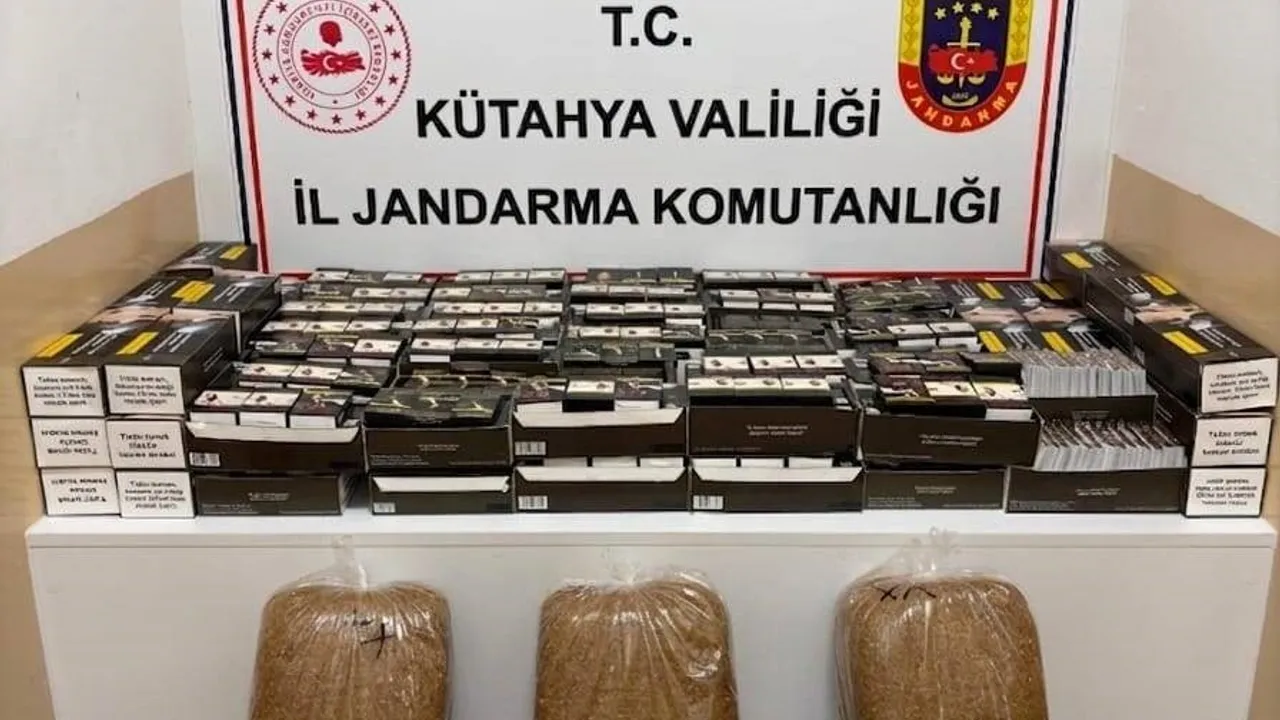 Kütahya'da jandarmadan kaçak tütün ve sigara operasyonu