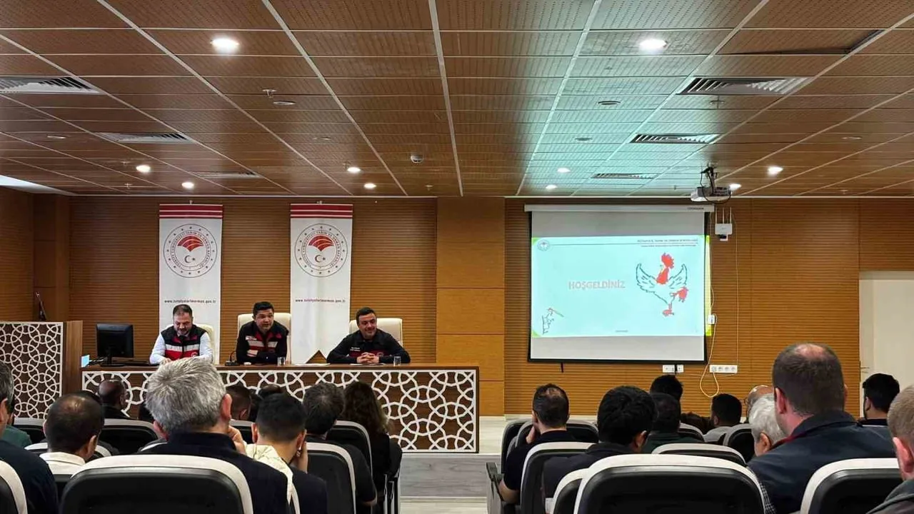 Kütahya'da veteriner hekimlere hizmet içi eğitim: Biyogüvenlik ve üreme verimliliği ele alındı