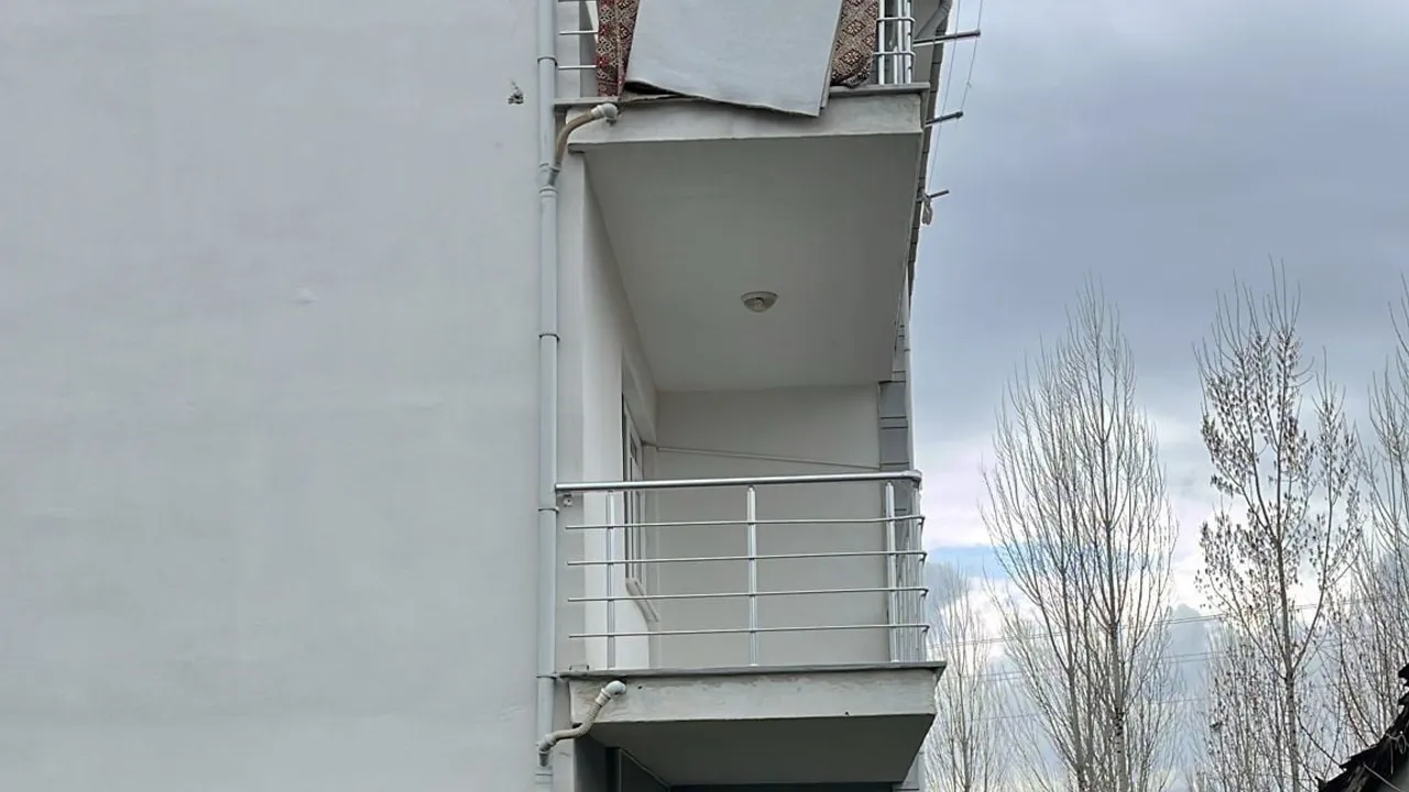 Kütahya Hisarcık'ta Alzaymır hastası Halil İbrahim Özkul balkondan düşerek hayatını kaybetti