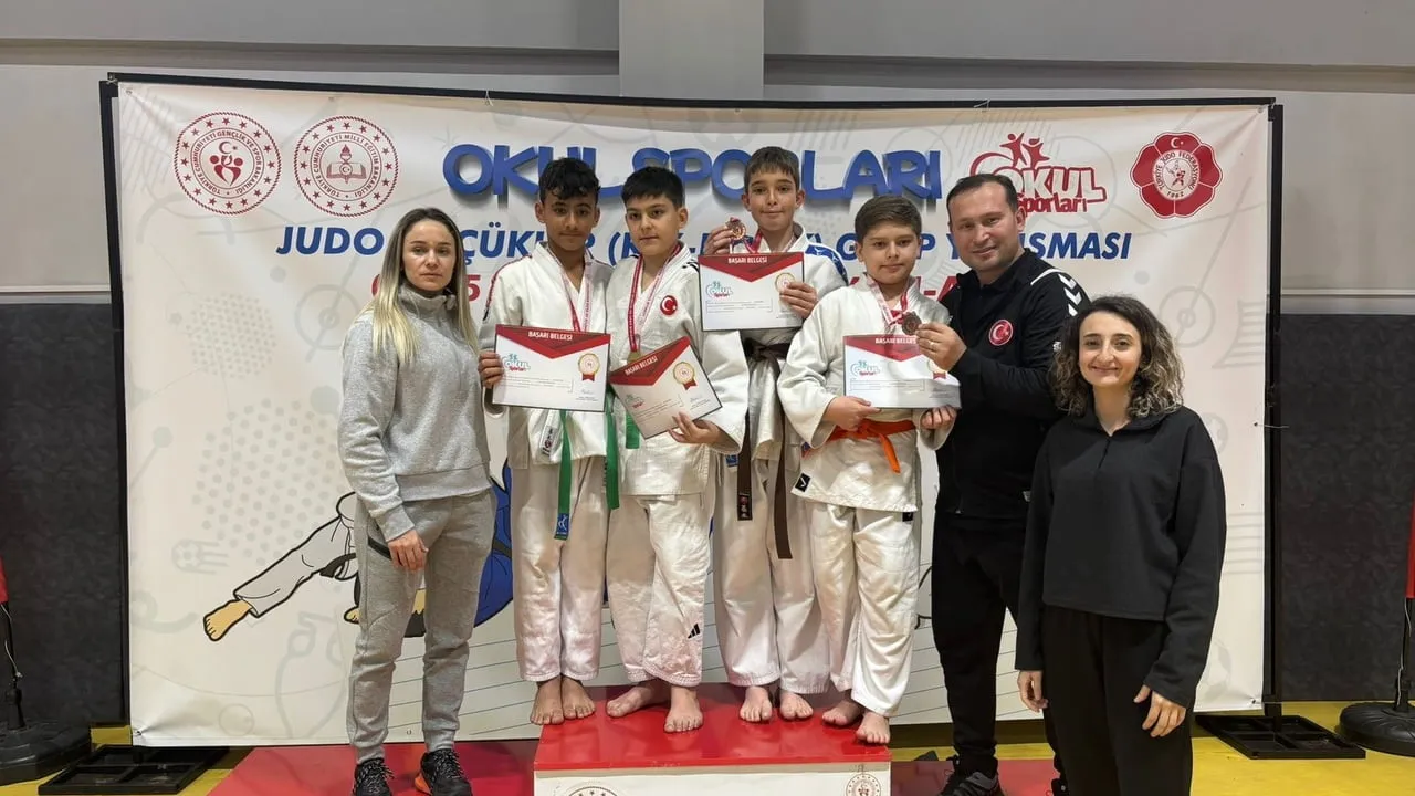 Kütahyalı minik judoculardan çifte bronz: Kütahya Belediyespor altyapısı kürsüde