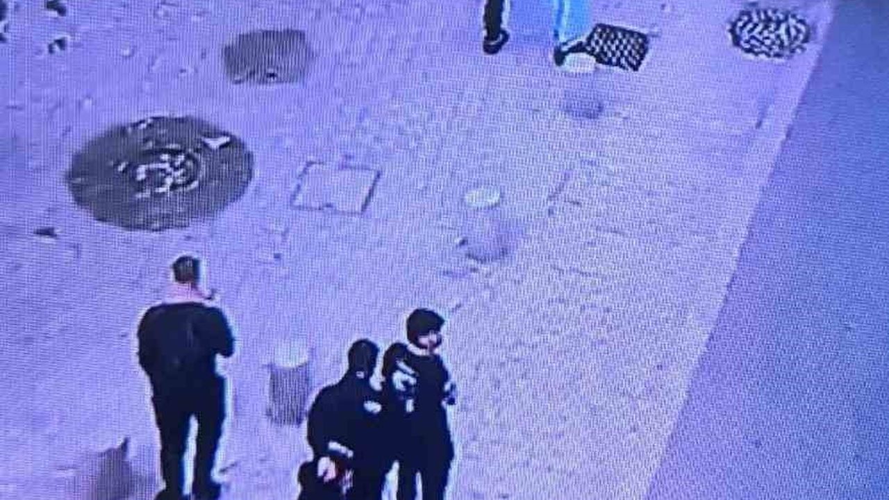 Lefkoşa'da Yiğitler Burcu'nda sivillere taş ve patlayıcı atıldığı bildirildi