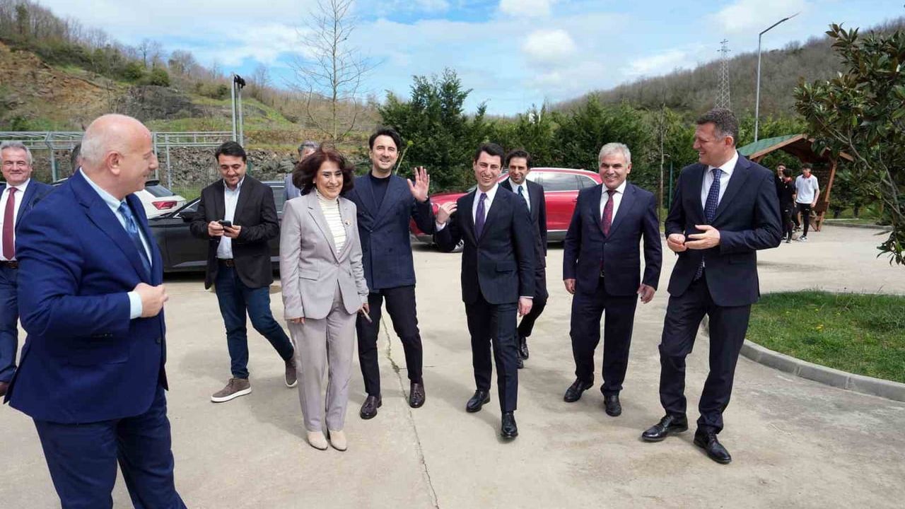 Macit, Yerkel ve Bayraktar TFF Meral-Celal Aras Spor Lisesi'ni İnceledi