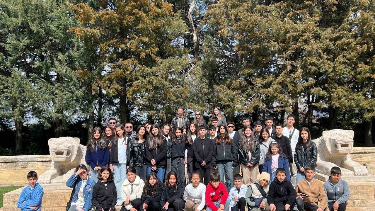 Mahmudiye İsmetpaşa Ortaokulu Öğrencileri 'Kucak Dolusu Hayaller' ile İlk Kez Ankara'yı Gezdi