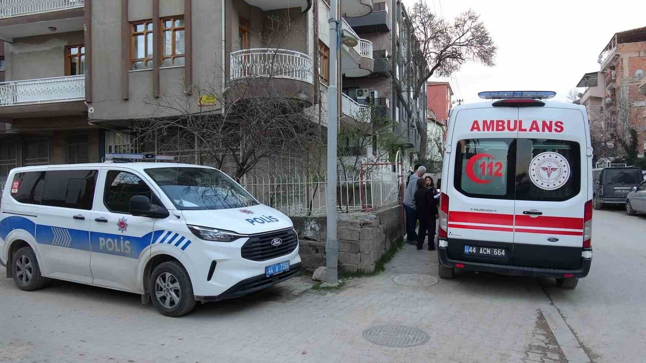 Malatya'da 49 yaşındaki Erkan Keleş evinde ölü bulundu