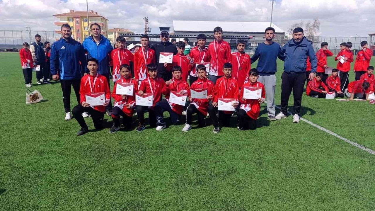 Malatya'da Kriket Bölge Şampiyonası sona erdi: 30 okul takımı, 390 sporcu yarıştı