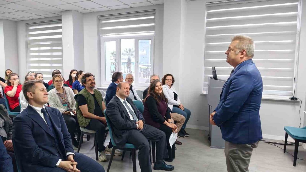 Manisa CBÜ Hafsa Sultan Hastanesi 'Bebek Dostu Hastane' belgesiyle ödüllendirildi