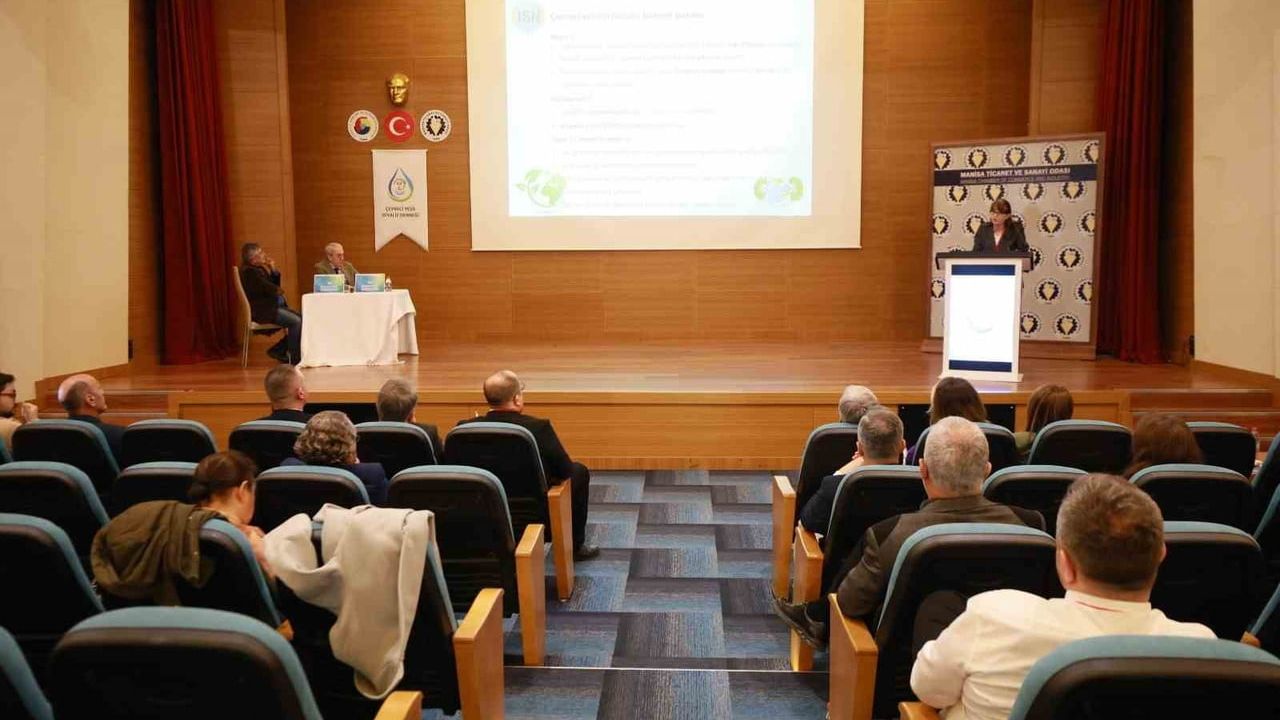 Manisa'da Sürdürülebilir Nefroloji Sempozyumu: Diyalizde Su Verimliliği ve Çevre Etkileri Tartışıldı