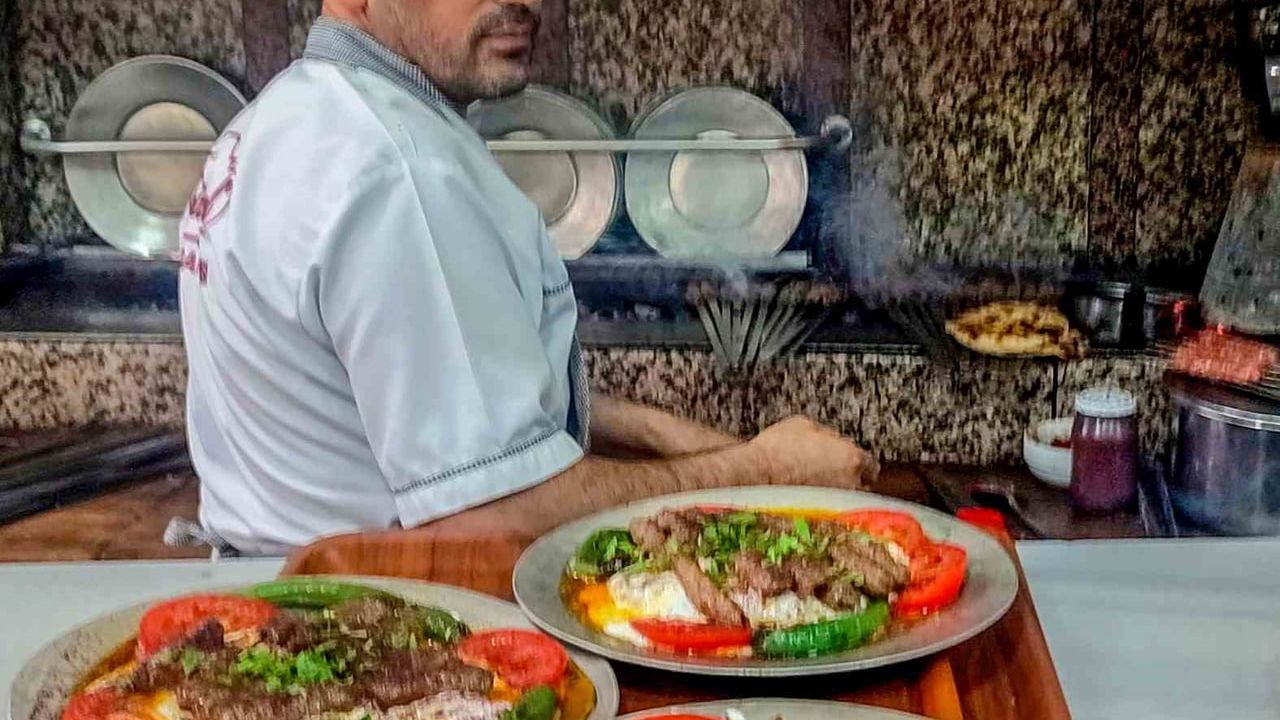 Manisa Kebabı'nın Fotoğrafı Karşıyaka'daki Uluslararası Yarışmada Üçüncü Oldu