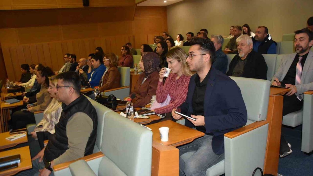 Manisa TSO'da 'Yerli Malı Tebliği' toplantısı: Sanayicilere belge süreçleri ve avantajları anlatıldı