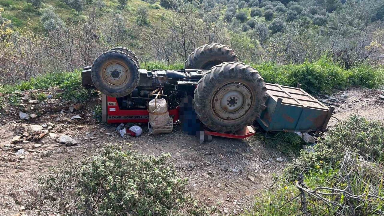 Manisa Turgutlu'da eğimli arazide traktör devrildi: Aynı aileden 3 kişi hayatını kaybetti