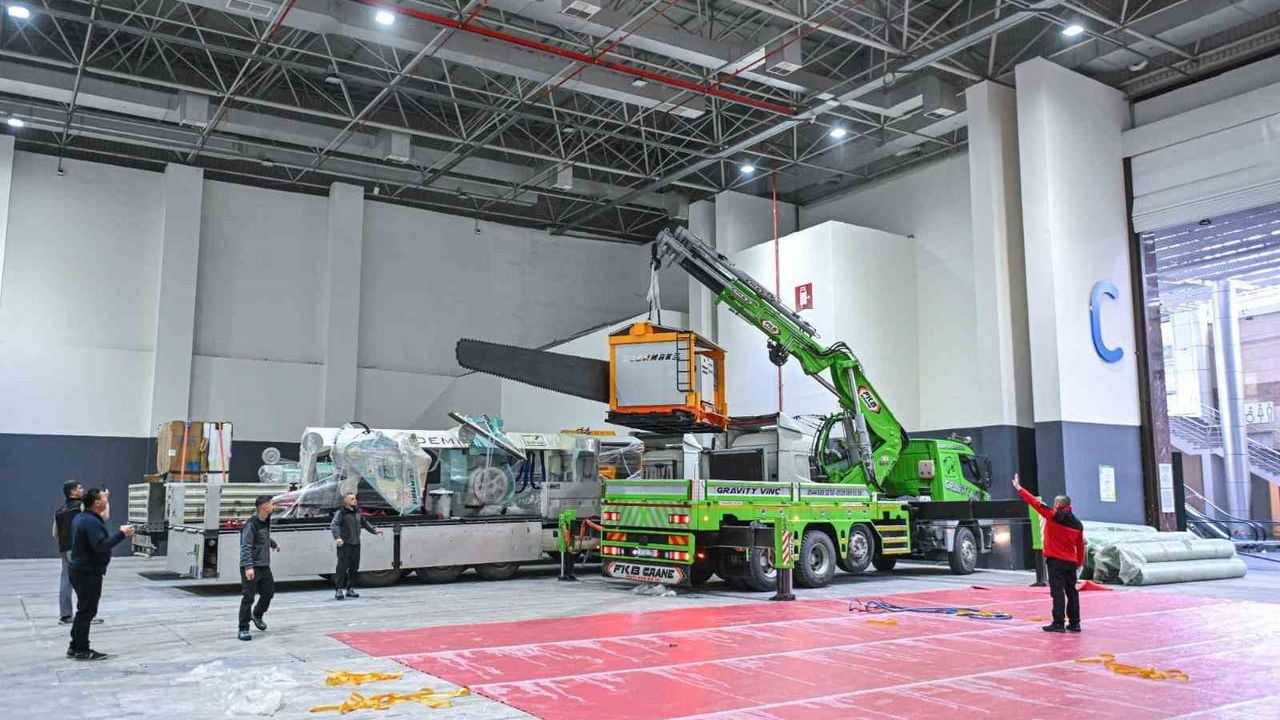 Marble İzmir 2026 kurulum süreci başladı: Blok taşlar ve makineler Fuar İzmir’e taşınıyor
