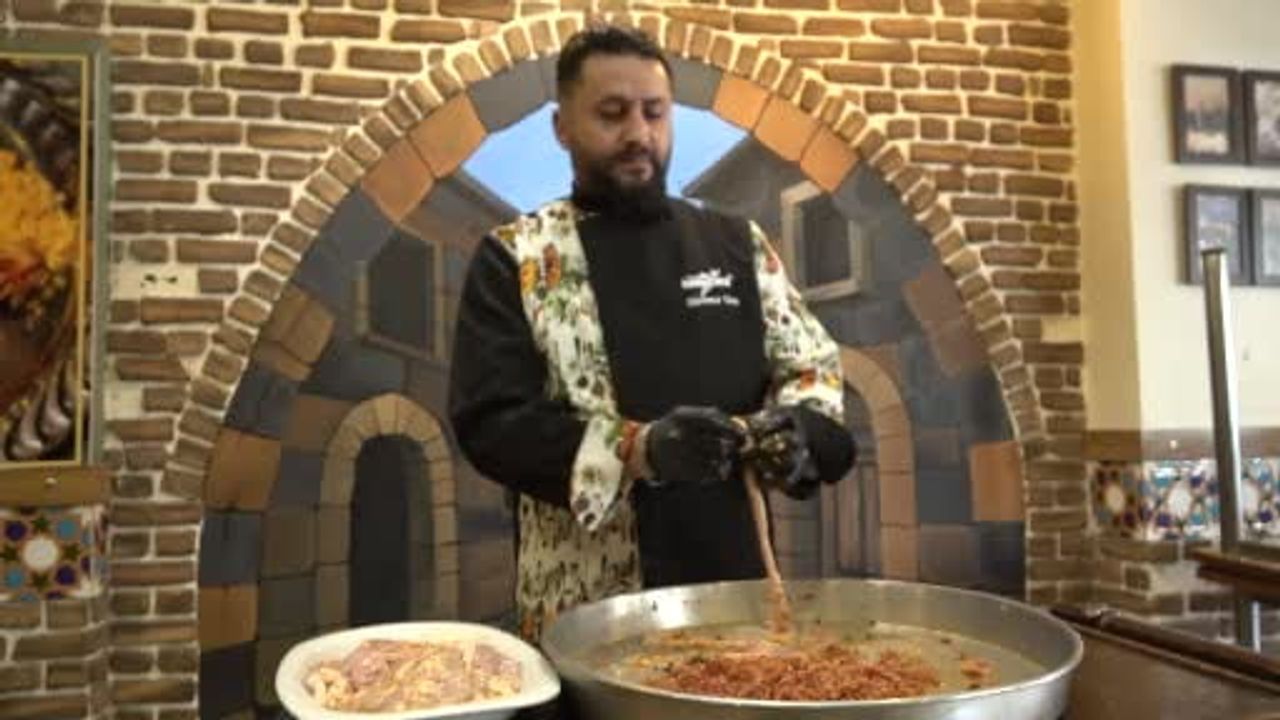 Mardin'de 12 metre mumbar dolmasıyla kent mutfağı tanıtılıyor