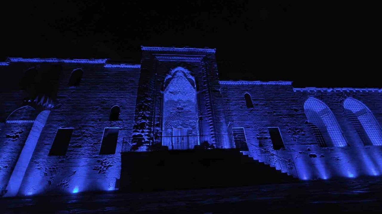 Mardin'de 2 Nisan Otizm Farkındalığı: Kasımiye Medresesi Maviye Büründü