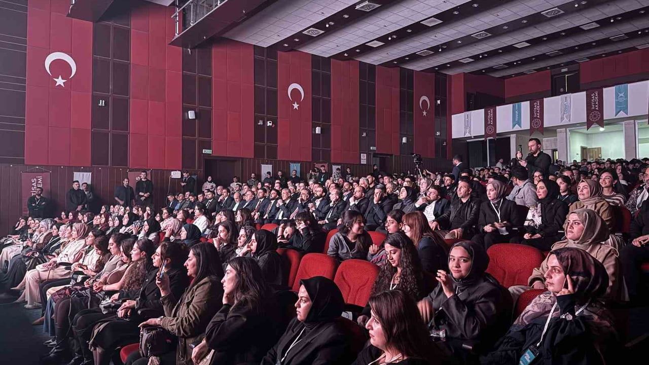 Mardin'de TÜGVA İhtisas Akademi Lansmanı: Gençliğe Akademik ve Kültürel Vurgu
