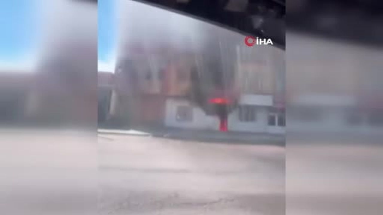 Mardin Kızıltepe'de 3 Katlı Evde Yangın: 1'i Bebek 4 Kişi Dumandan Etkilendi