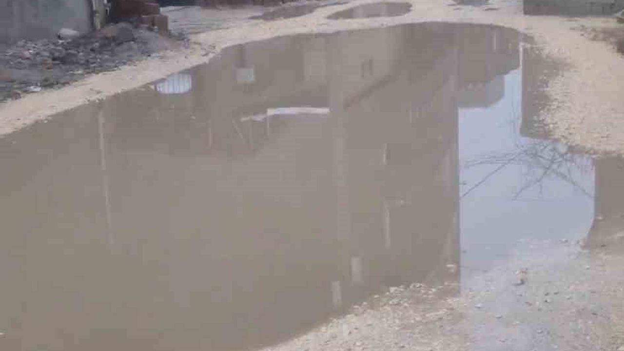 Mazıdağı’nda yağmur sonrası sokaklar suyla doldu, altyapı yetersizliği gündemde