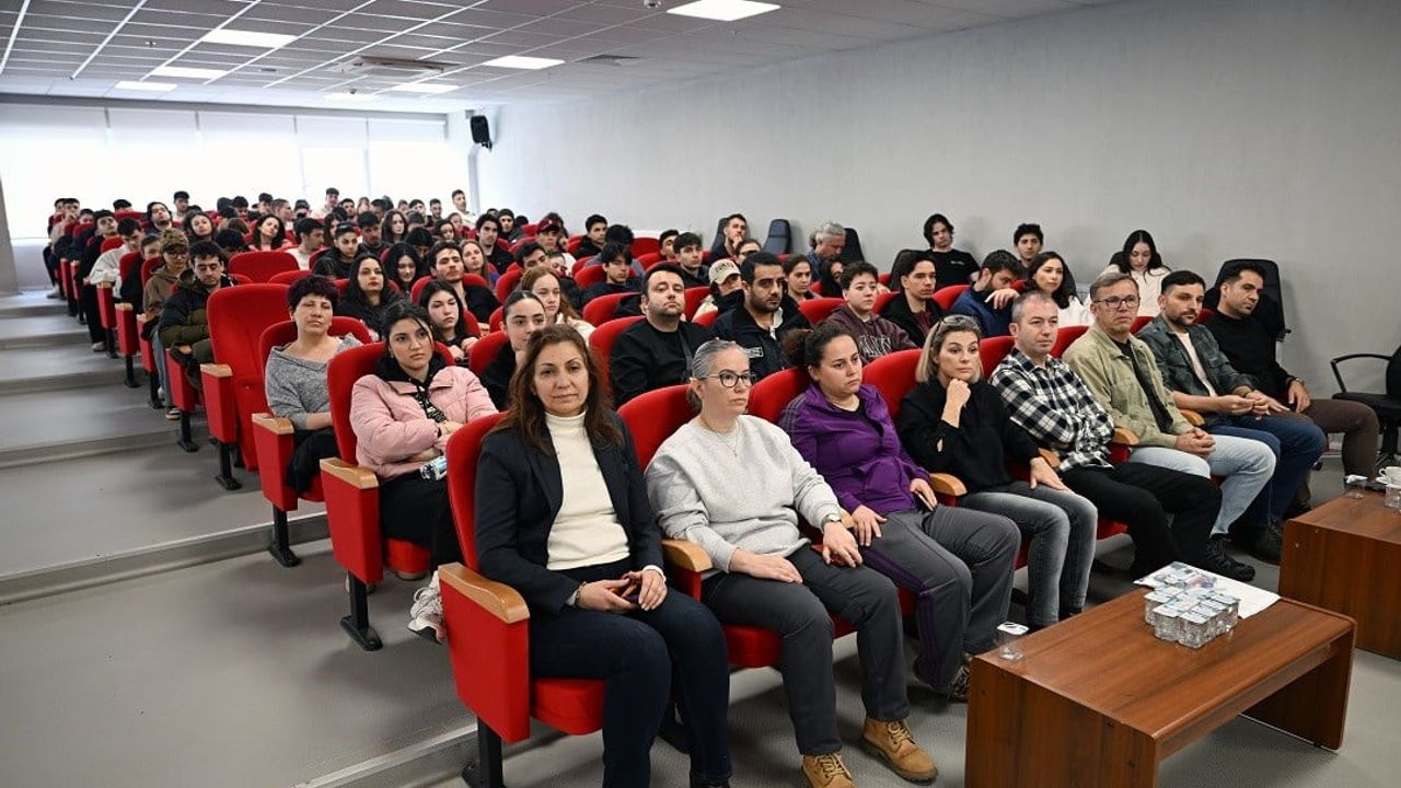 MCBÜ Spor Bilimleri Fakültesi'nde Afet ve Yangın Farkındalığı Eğitimi