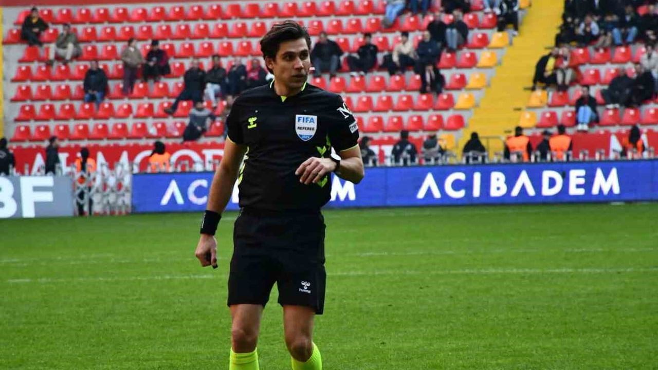Mehmet Türkmen, Kasımpaşa - Kayserispor maçının hakemi oldu