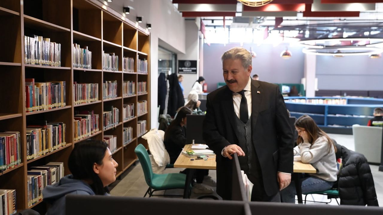 Melikgazi'nin 18 Akıl Küpü Kütüphanesi gençlerin eğitim ve kariyer gelişimini destekliyor