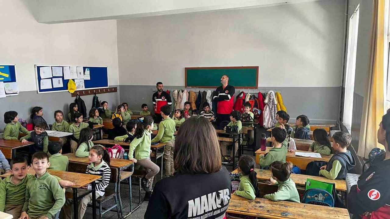 Menemen Belediyesi afet hazırlıklarını güçlendirdi: MAKUR kadrosu 80’e çıktı, 2 binden fazla gönüllü kayıtlı