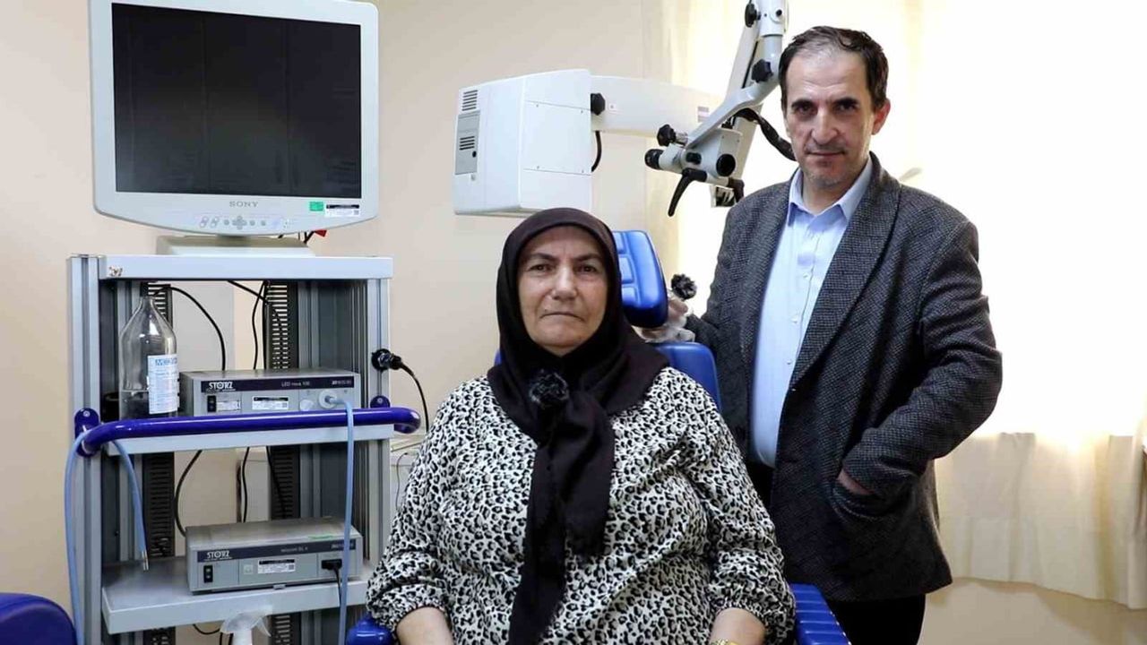 Menşure Köse, 20 Yıllık Ses Teli Felcinden Ankara’da Yapılan Ameliyatla Kurtuldu