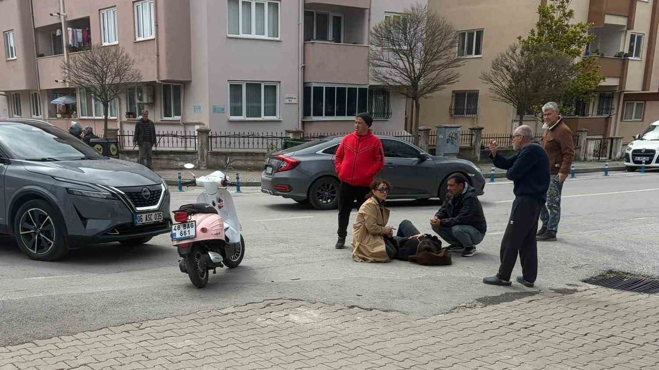 Menteşe'de otomobil ile motosiklet çarpıştı: 1 yaralı