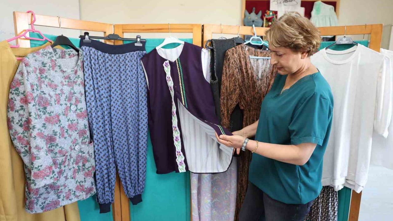 Mersin Akdeniz'de onkoloji hastası Muazzez Canbolat, belediye kurslarıyla moral ve mesleki beceri kazandı