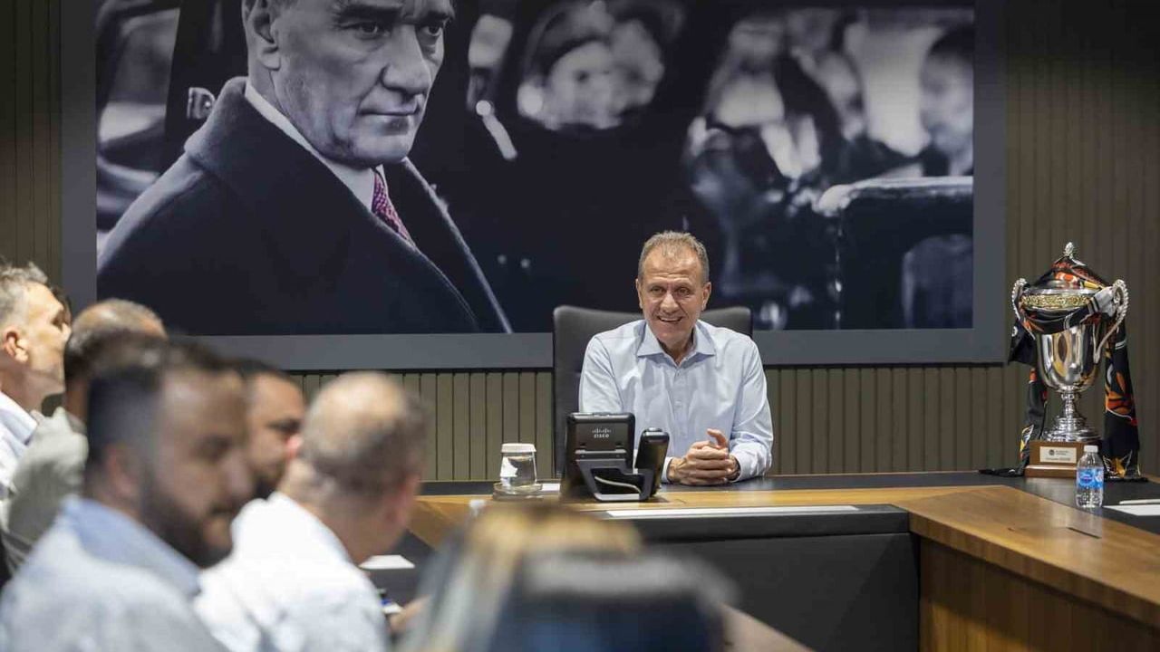 Mersin Büyükşehir Belediye Başkanı Vahap Seçer: ÇBK Mersin’in EuroCup zaferi kent için büyük bir zenginlik