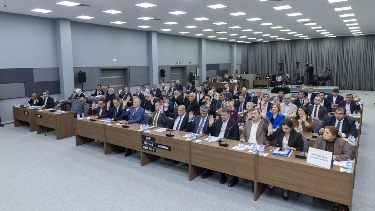 Mersin Büyükşehir Meclisi 2025 Faaliyet Raporunu Kabul Etti — Seçer: Mersin’e en iyi şekilde hizmete devam