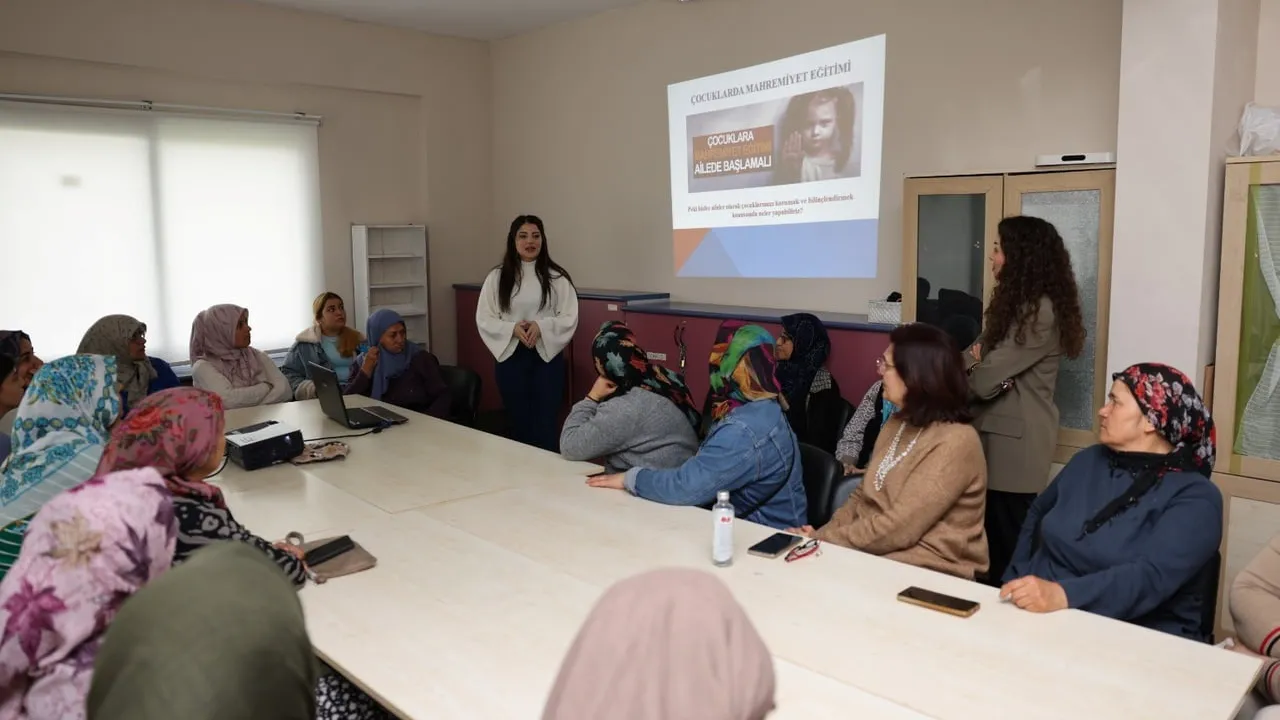 Mersin’de Akdeniz Belediyesi'nden çocuklara ve ailelere mahremiyet eğitimi