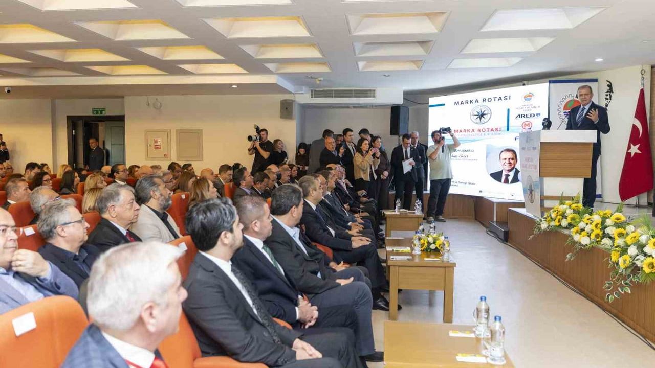 Mersin'in marka kent yolculuğu masaya yatırıldı