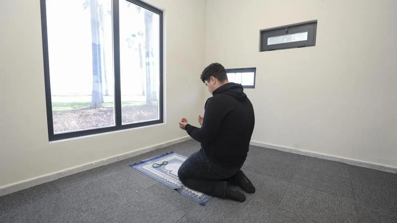 Mersin Kültür Park'ta Modern Mescit Hizmete Açıldı