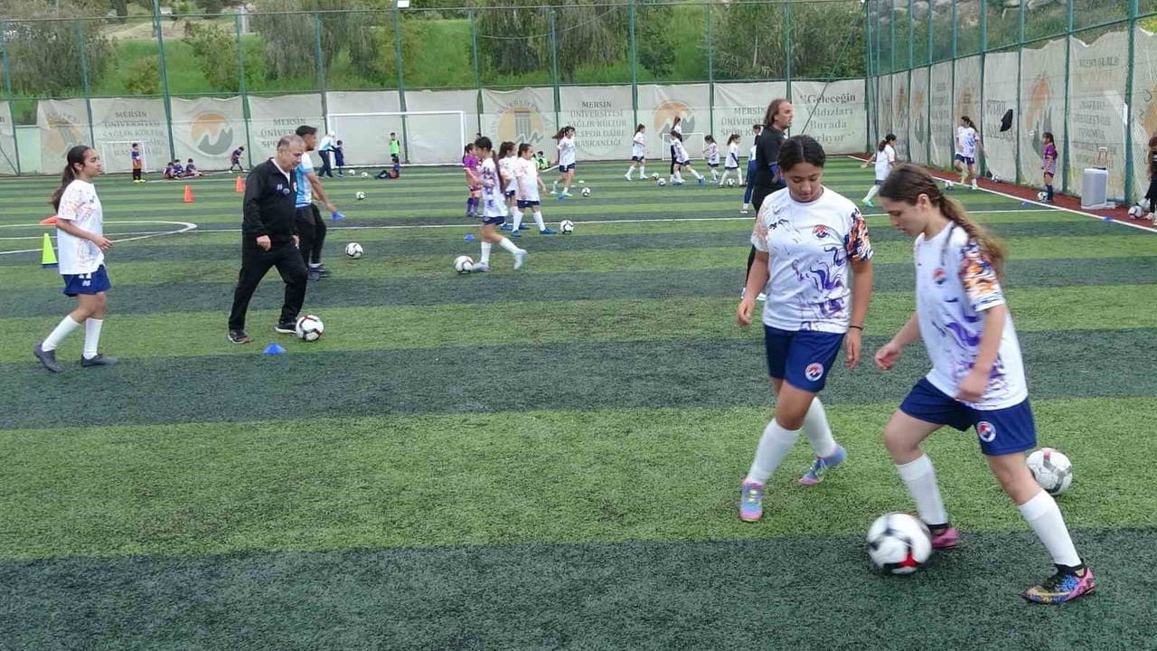 Mersin Üniversitesi, 'Spor Dostu Kampüs' ile 640 çocuğu ekrandan spora yönlendiriyor