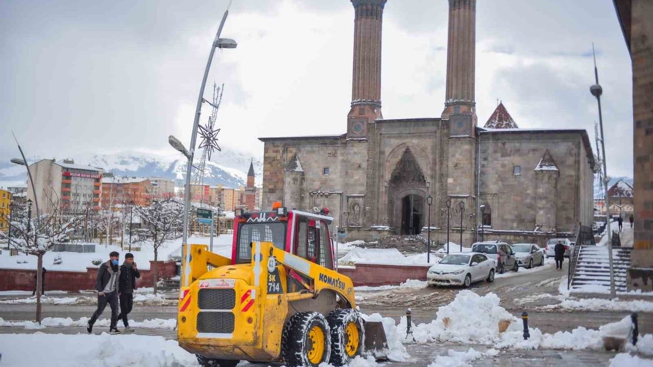 Meteoroloji 12. Bölge Müdürlüğü'nden Doğu için kar, buzlanma ve kuvvetli rüzgar uyarısı