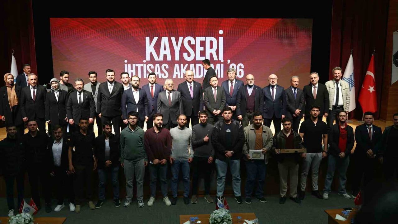 Mevlüt Çavuşoğlu, Kayseri Üniversitesi'nde 'Dış Politika ve Milli Savunma' Konferansı