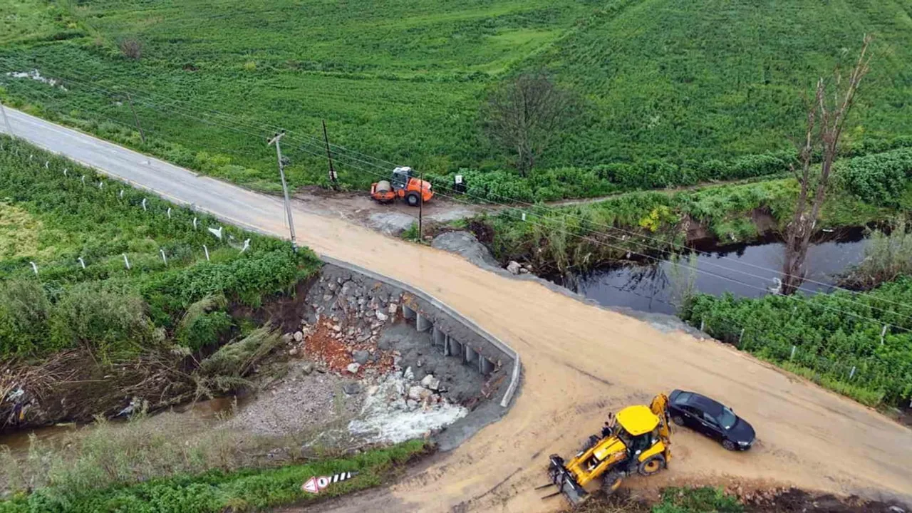 Milas'ta Çöken Köprü, Muğla Büyükşehir Ekiplerinin 26 Saatlik Müdahalesiyle Ulaşıma Açıldı