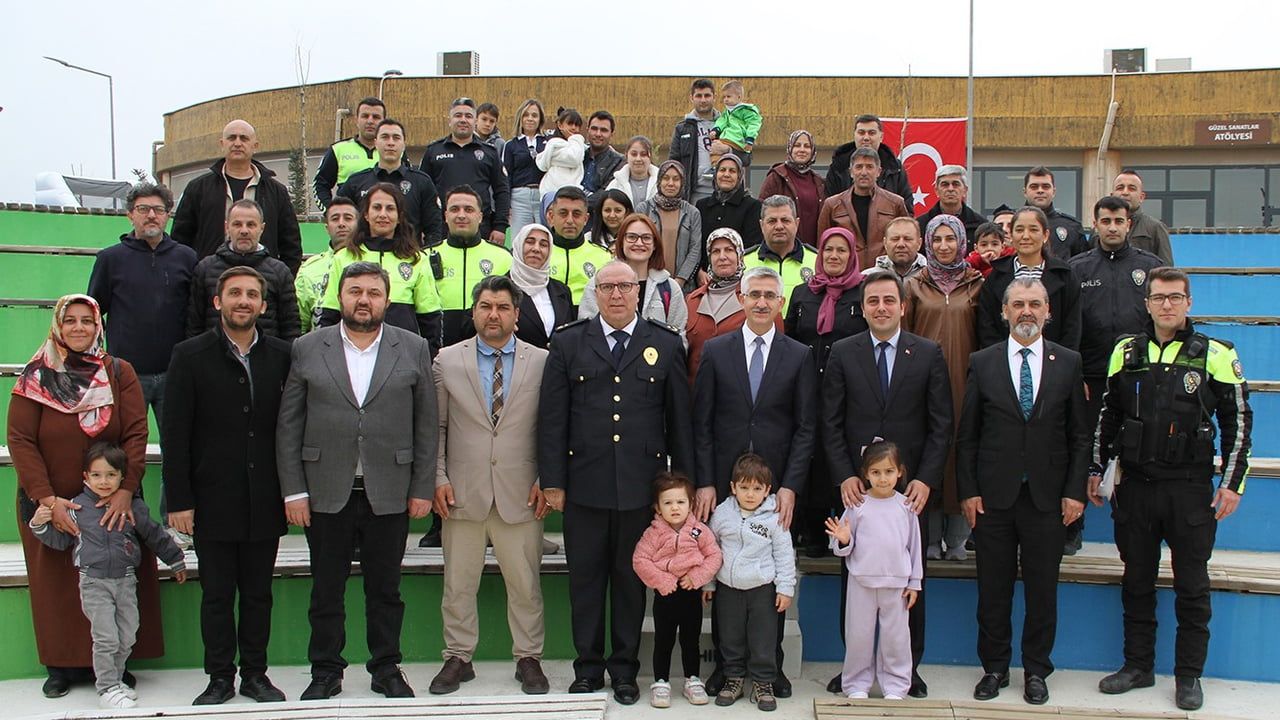 Milli Eğitim Bakan Yardımcısı Nazif Yılmaz Kula'da ziyaret ve incelemelerde bulundu