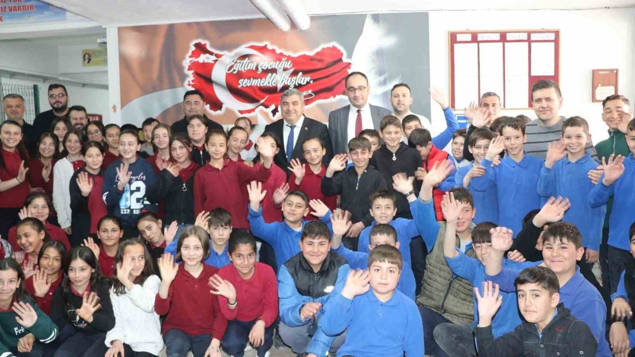 Miraç Sünnetci, Çobanlar Ahmet Özyurt İlkokulunda Öğretmen ve Öğrencilerle Buluştu