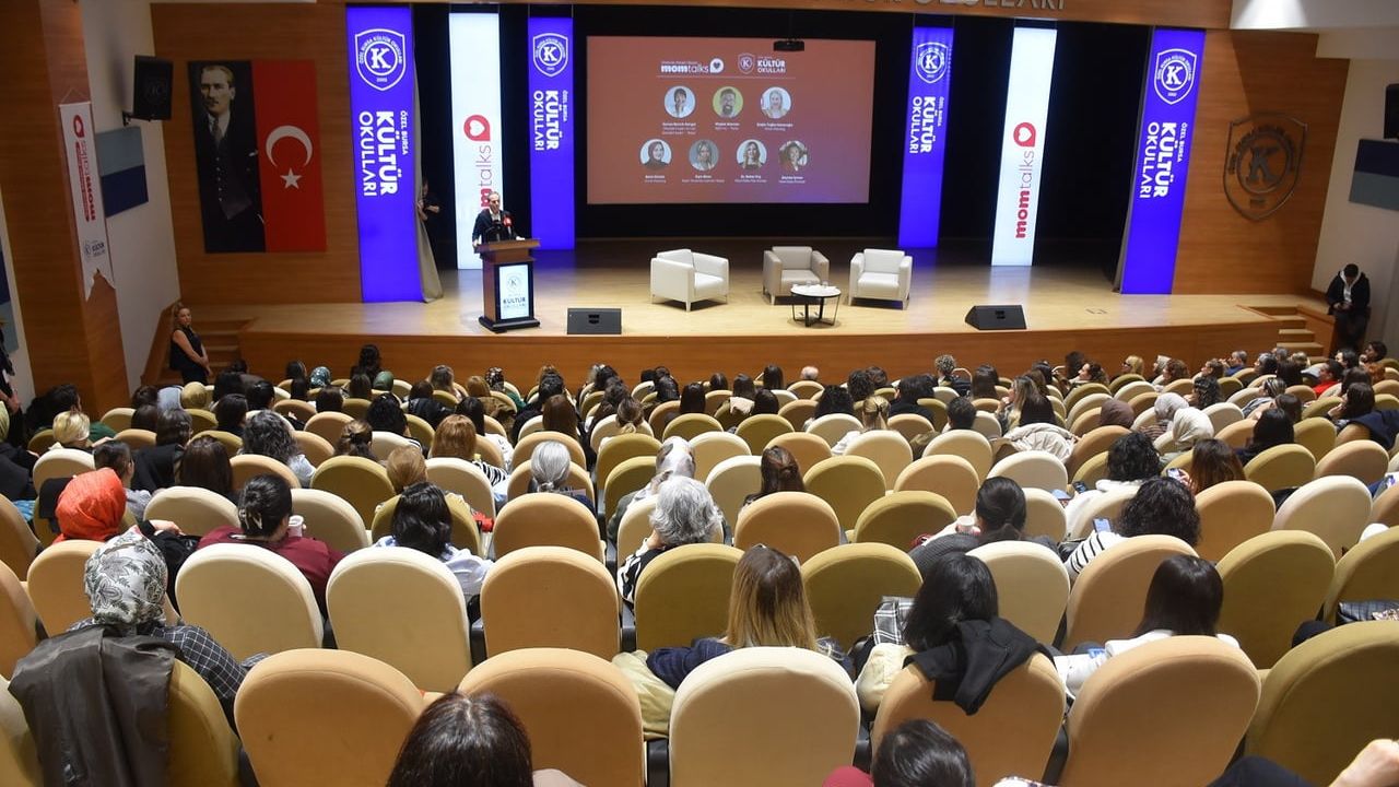 MomTalks 2026 Bursa: Ebeveynlik, Dijital Okuryazarlık ve Çocuk Gelişimi Konuları Tartışıldı