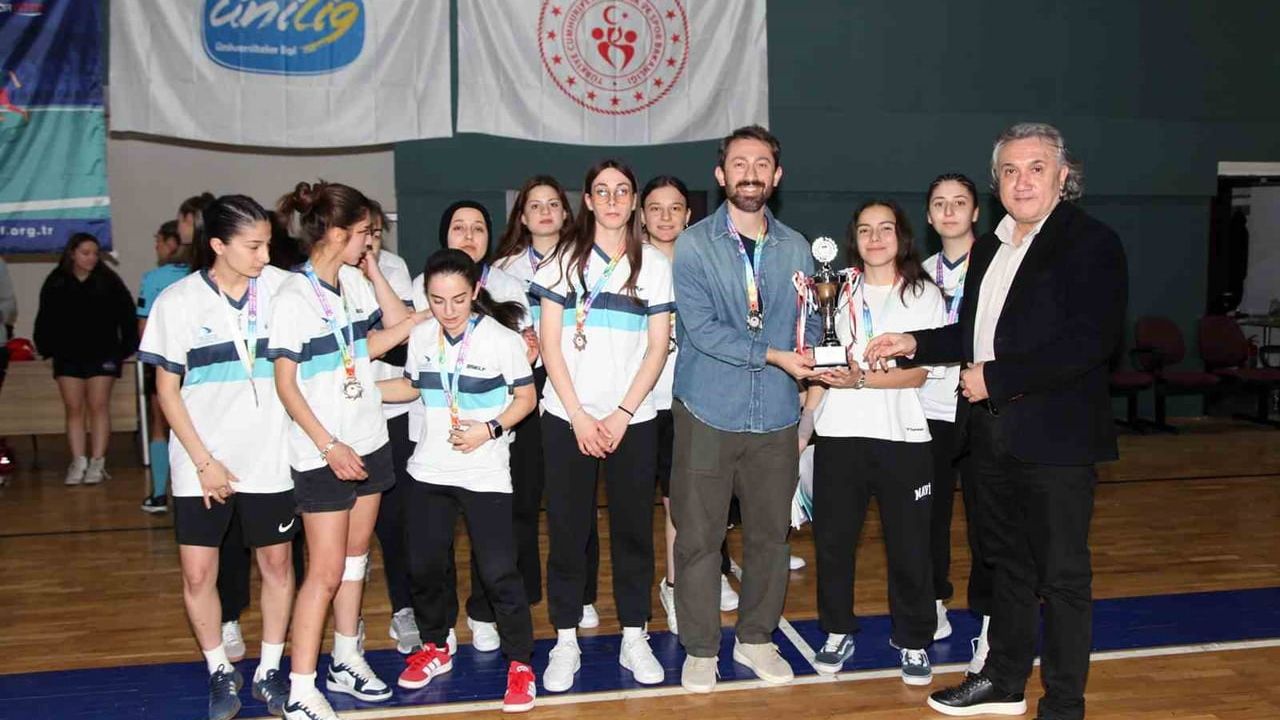 MSKÜ Kadın Futsal Takımı ÜNİLİG Şampiyonu Oldu, Süper Lig’e Yükseldi