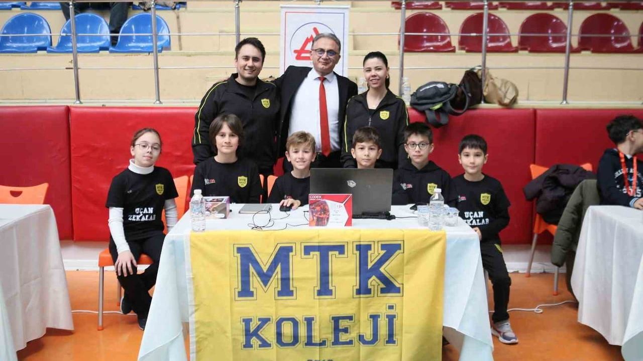 MTK İlkokul Takımı Codeix Drone League’de 'En İyi Strateji' ve Drone Kodlama Birinciliği Kazandı