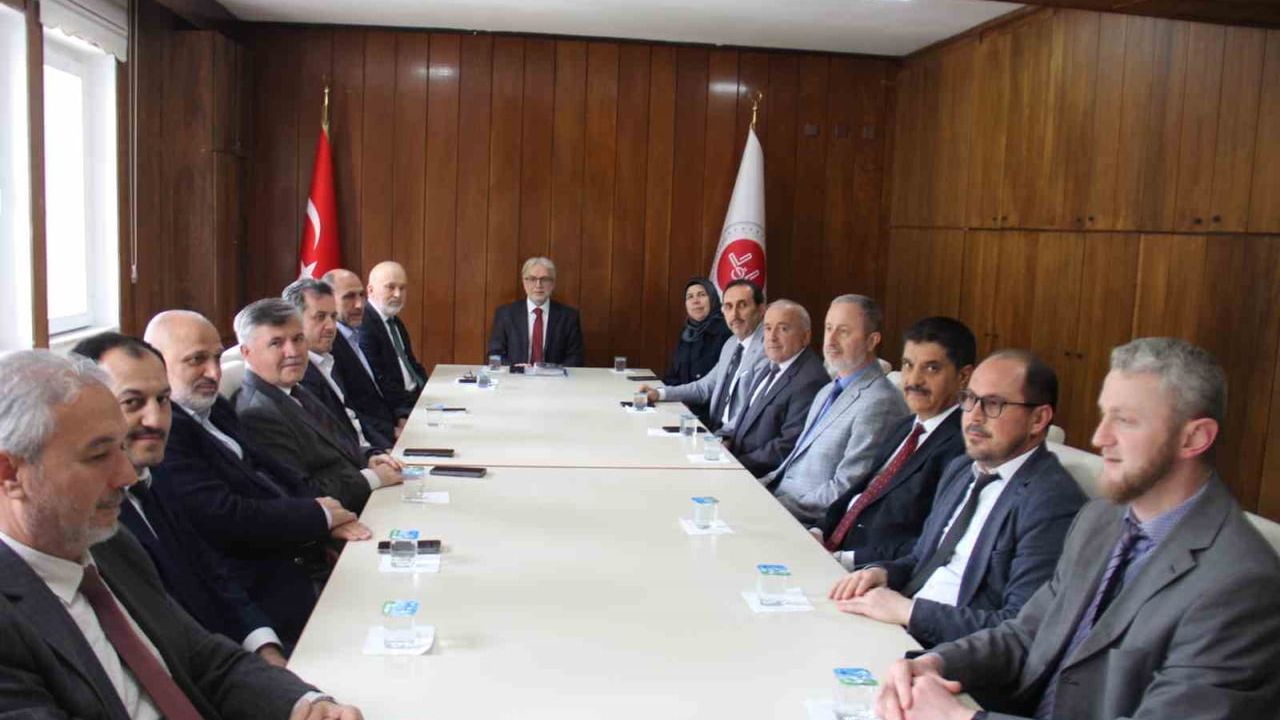 Muğla'da İlçe Müftüleri Nisan Toplantısı: Hizmet Verimliliği ve Koordinasyon Öne Çıktı