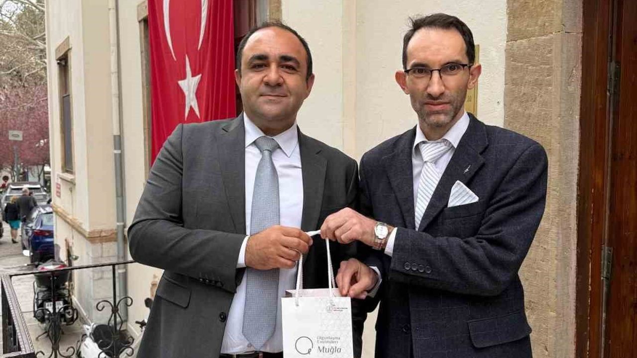 Muğla'da sanat ve okuma buluşması: Olgunlaşma Enstitüsü 'İyileştiren Kütüphane' etkinliği