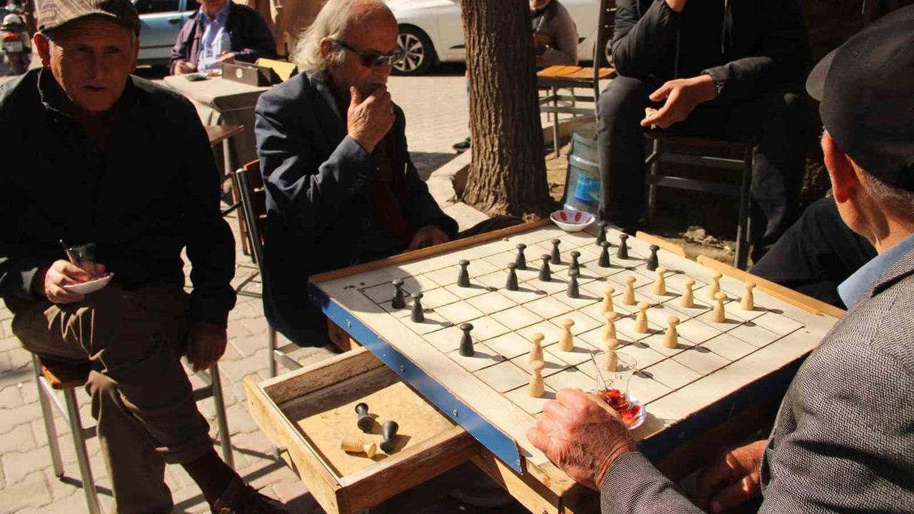 Muğla'nın Menteşe İlçesi Konakaltı'nda Dama Geleneği Sürüyor