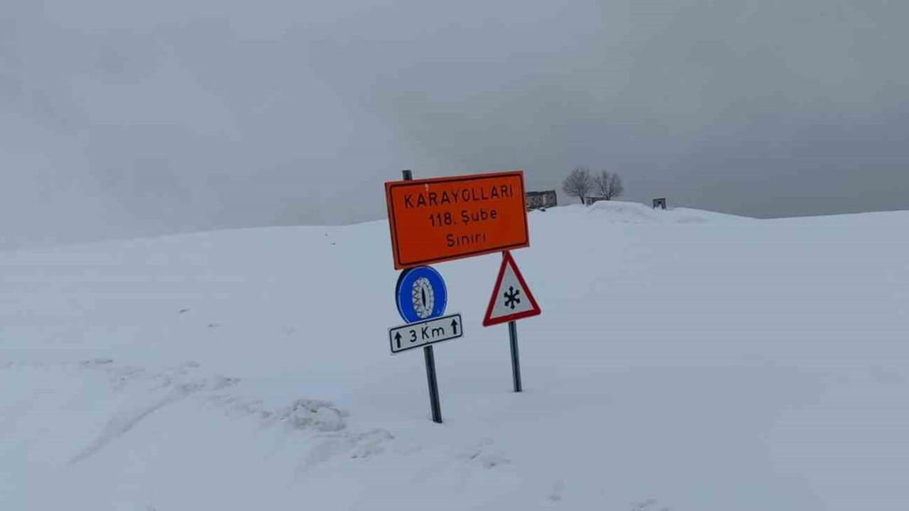 Muş'ta Hasköy-Mutki İl Yolu Kar ve Tipi Nedeniyle Ulaşıma Kapandı