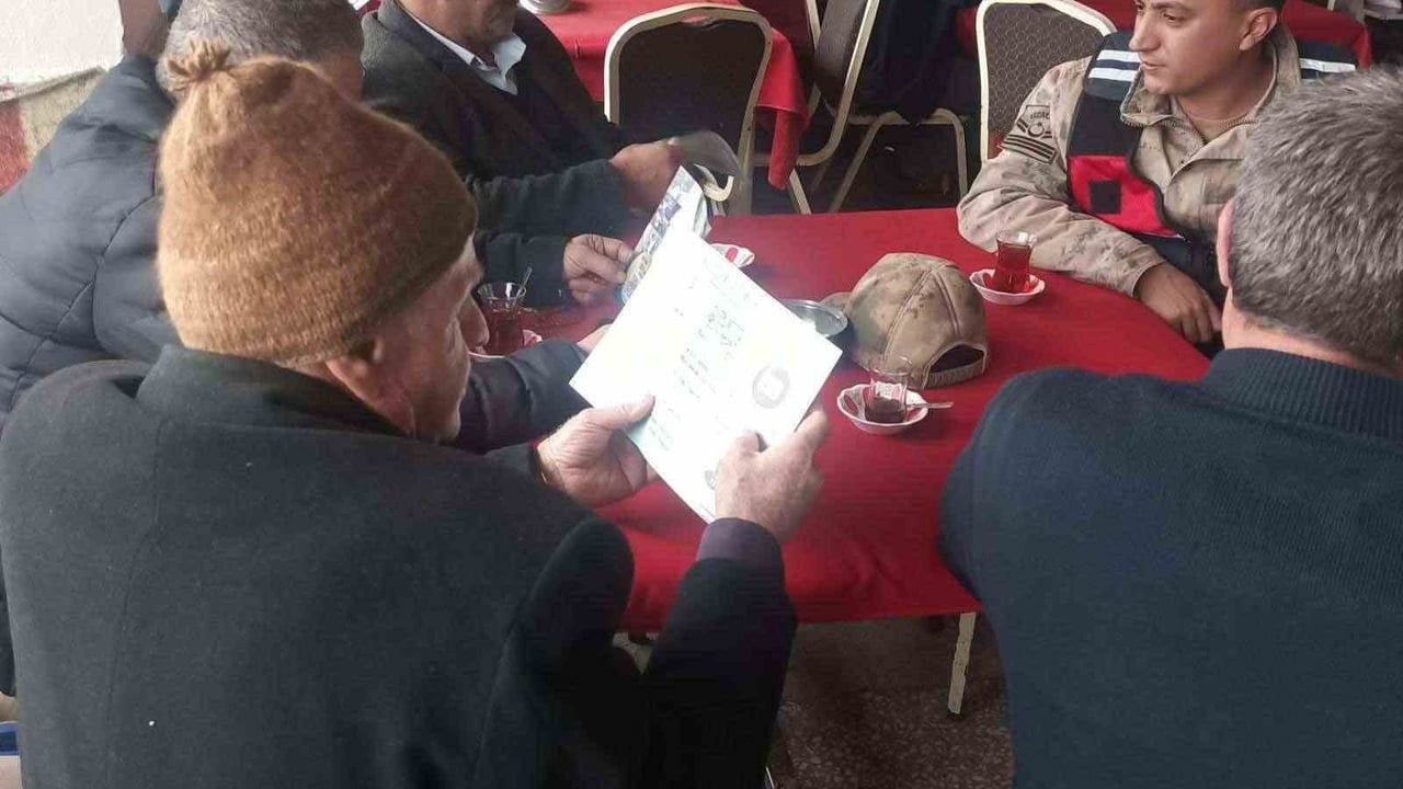 Muş'ta jandarmadan Sungu beldesinde siber suçlar konusunda bilinçlendirme