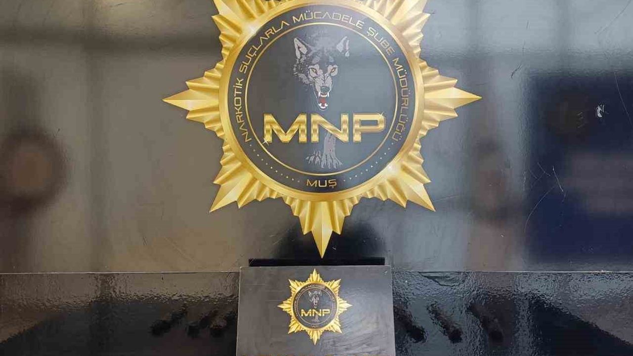 Muş'ta otobüste midesinden 118 kapsül halinde 804 gram afyon sakızı çıktı